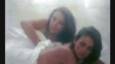 Reality Kings වෙතින් නියම Evi Rei සහ Gianna Dior සමඟ ලෙස්බියන් වීඩියෝව