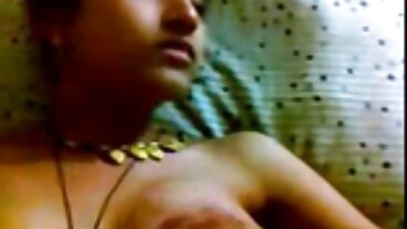 ව්‍යාජ කුලී රථයෙන් උද්‍යෝගිමත් මයිලා එලිස් සමඟ ඇඟිලි ගැසීමේ ක්‍රියාව