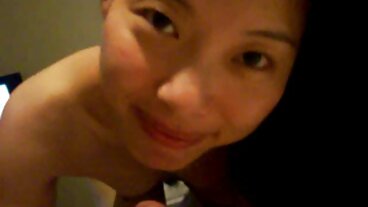 Private වෙතින් සරාගී Silvia Lancome සමඟ මිල්ෆ් ස්මට්
