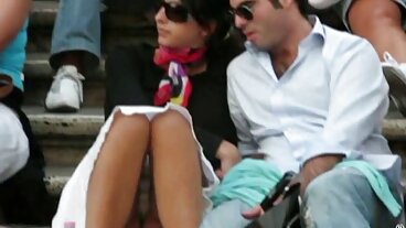 බ්‍රේසර්ස් වෙතින් සරාගී ලයිලා සින් සමඟ දැඩි දර්ශනය