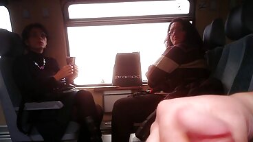 ක්ලබ් සෙවන්ටීන් වෙතින් සරාගී ජෙසී ලින්ක් සමඟ එළකිරි සෙක්ස්