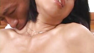 Porn CZ වෙතින් අං Laura Titaphea සමඟ මිෂනාරි චිත්‍රපටය