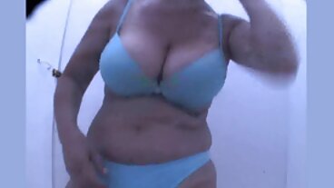 Anal Teen Angels වෙතින් පෙළඹෙන Renata Fox සමඟ අත්වැල් බැඳගත් අසභ්‍ය දර්ශන