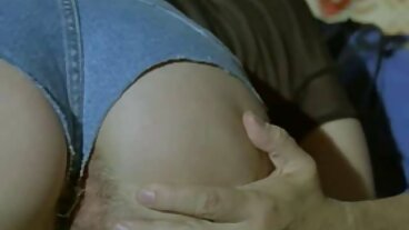 Brazzers වෙතින් ආකර්ෂණීය Honey Gold සමඟ ප්‍රතිලෝම කව්ගර්ල් චිත්‍රපටය